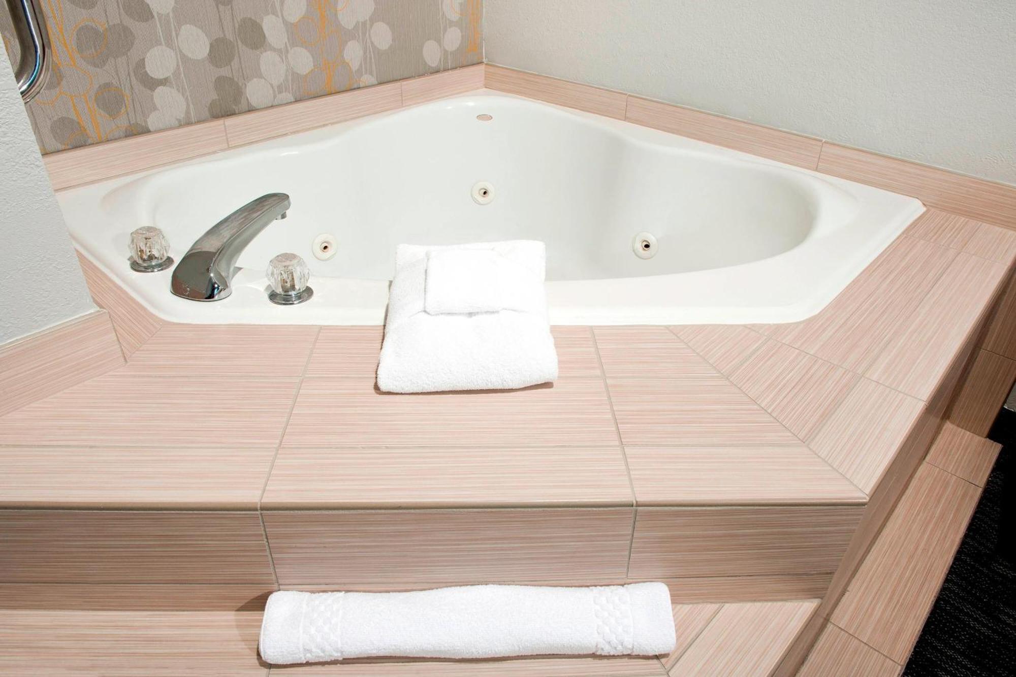 Courtyard By Marriott Charlotte Ballantyne Ngoại thất bức ảnh