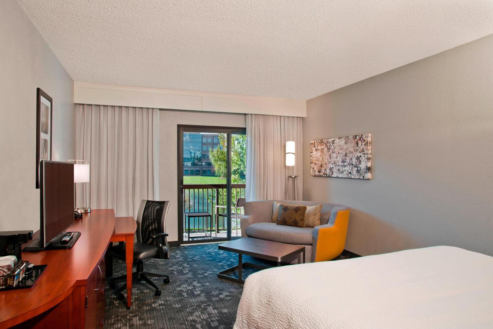 Courtyard By Marriott Charlotte Ballantyne Ngoại thất bức ảnh